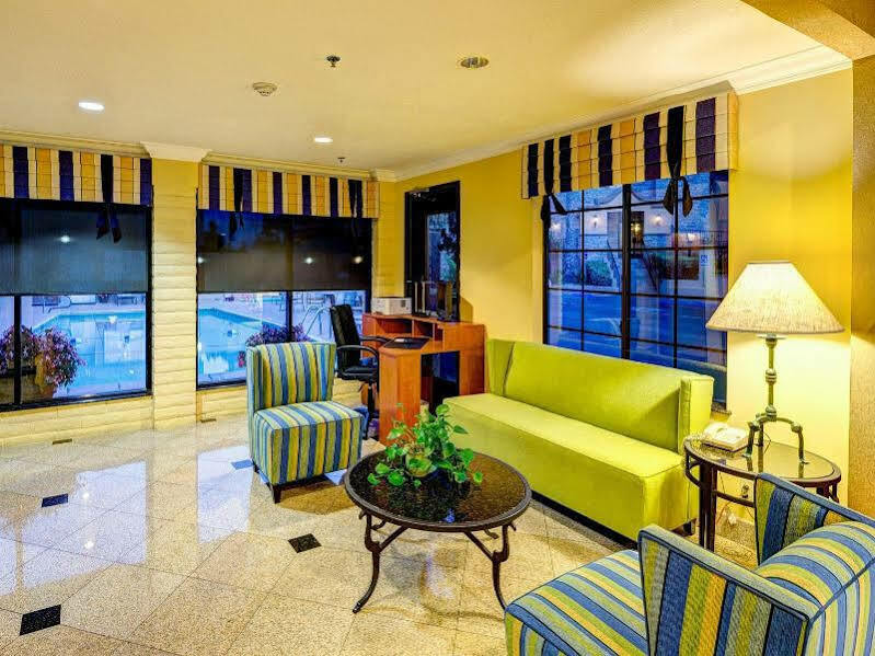 Holiday Inn Express San Diego - Rancho Bernardo, An Ihg Hotel Esterno foto